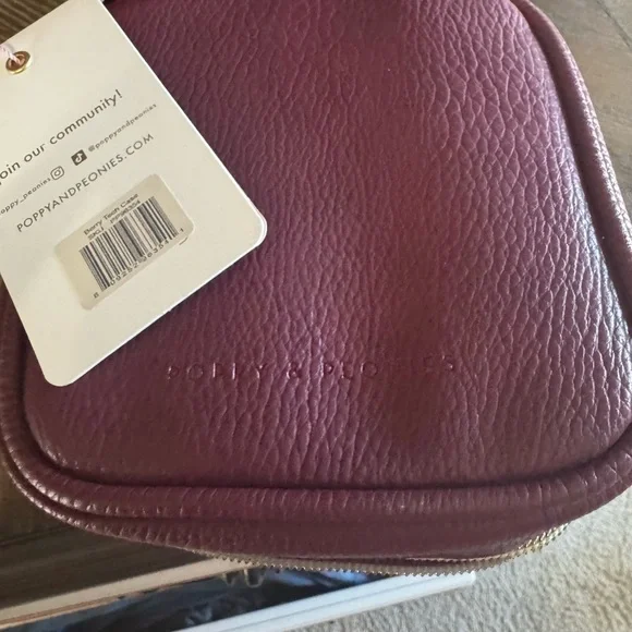 Poppy & Peonies Tech Case - Picture 2 of 4